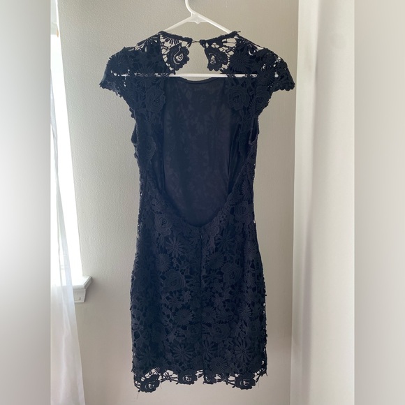 Lulu’s Black Backless Floral Mini Dress - Picture 2 of 4